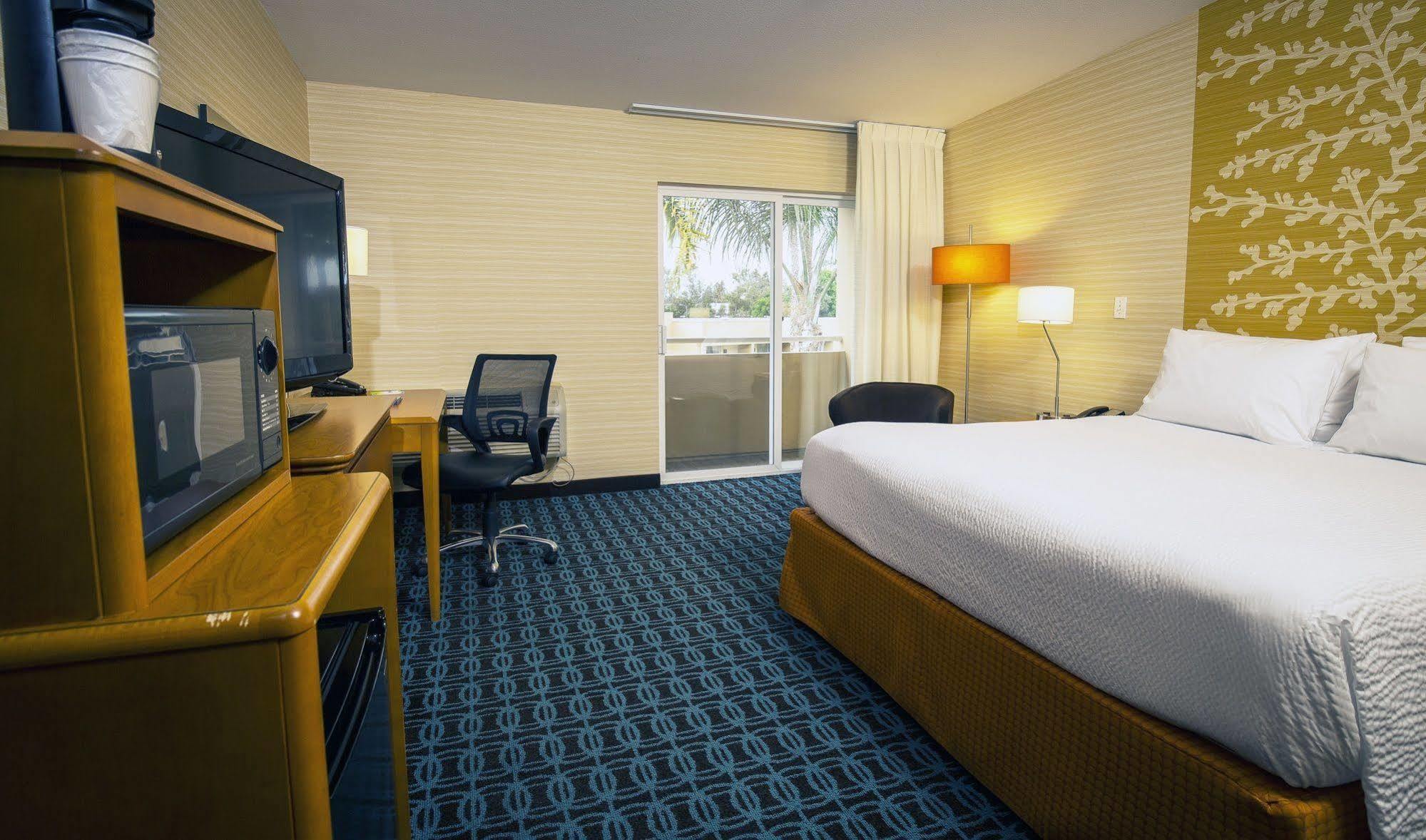 Fairfield Inn And Suites By Marriott San Jose Airport Extérieur photo